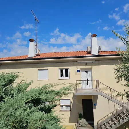 Bela Apartman