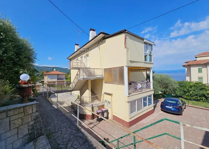 Lejlighed Bela Lovran