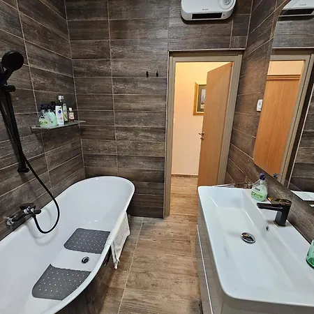 Apartment Bela *